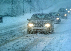 О снеге и гололеде предупреждает воронежских водителей ГИБДД