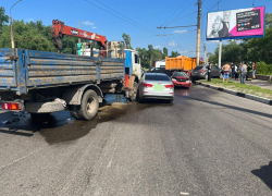 Опубликованы фото с места ДТП с 8 машинами в Воронеже 