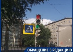 Биполярный светофор ввел в ступор водителей в Воронеже 