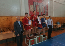 Три золота привезли юные воронежские самбисты из соседней области