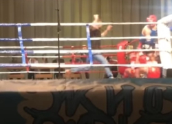Сумасшедший нокдаун на турнире по тайскому боксу в Воронеже попал на видео