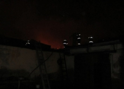 58 спасателей тушили пожар в производственном цеху в Воронеже