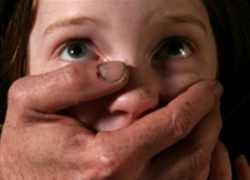 Безумный воронежец изнасиловал знакомого 9-летнего мальчика на детской площадке 