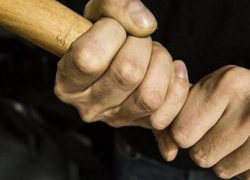 Парня избили палкой и ограбили средь бела дня в Воронеже