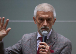 В партию Стивена Сигала и Захара Прилепина вступил худрук МХАТ