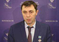 Петрин: 15 человек остаются в ПВР после удара скоростной воздушной цели по Воронежу