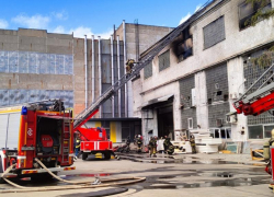 Трудовая инспекция начала свое расследование после смертельного пожара на воронежском заводе