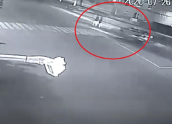 Момент смертельного наезда на двух женщин сняла камера в Воронежской области