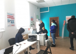 Воронежская полиция изъяла в штабе Навального более сотни «порочных» листовок 