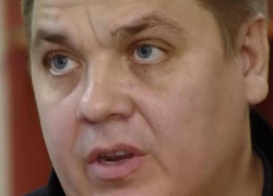 Дело скандального воронежского полицейского с 22 квартирами приостановлено из-за смерти его отца от коронавируса