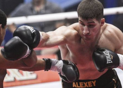 Алексей Папин нокаутировал Рохелио Омара Росси на турнире в Воронеже 