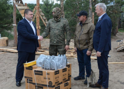 Воронежские парламентарии и Герои России доставили бойцам БПЛА стройматериалы для блиндажей 