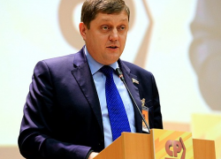 Депутат Олег Пахолков или «Чужие здесь не ходят»