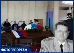 Сотни человек и закрытый гроб: как Воронеж простился с полковником, погибшим в СВО
