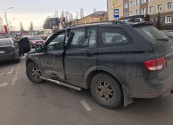 Несовершеннолетняя девушка пострадала при столкновении автомобилей под Воронежем