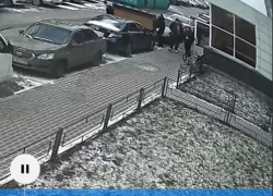 Диван стал участником эпичного ДТП в Воронеже