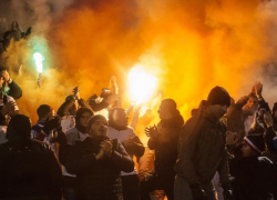 Десять разъяренных фанатов воронежского "Факела" задержали полицейские после матча с ФК «Тосно»