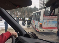 В Воронеже маршрутка сбила двух пешеходов 