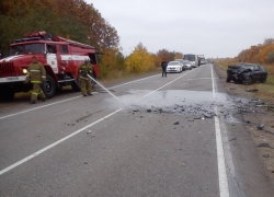 В Воронежской области на встречке столкнулись внедорожник и седан 