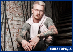 Не переслушиваю собственные треки, - эпатажный хип-хоп исполнитель из Воронежа 
