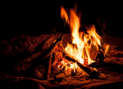 10-месячный мальчик упал в костер в Воронежской области