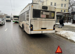 Утреннее столкновение автобусов перекрыло полосу на проспекте Революции в Воронеже