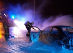 В Воронеже на Левом берегу сгорел американский седан 