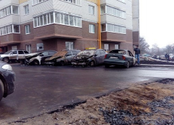 Взрыв в центре Воронежа уничтожил 5 автомобилей