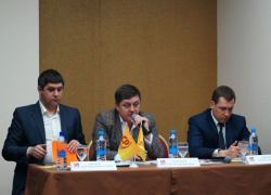 Лидера воронежских «эсеров» Олега Пахолкова переизбрали на два года