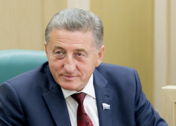 Воронежский сенатор поздравил строителей региона