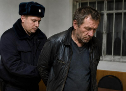 Житель Воронежской области не понял, что разговаривает по похищенному телефону