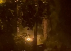 «Проснулись от хлопка»: ЧП во дворе жилого дома попало на видео в Воронеже 