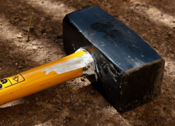 В гаражах воронежец жестоко убил двух мужчин кувалдой