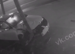 Момент чудесного спасения в ДТП со столбом сняли в Воронеже 