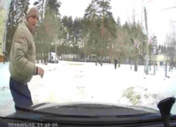 В Воронеже на видео попала месть задолжавшего соседа