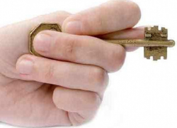 Риелтор сдала воронежцу квартиру, в которой жили люди