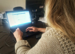 В Воронеже 14-летняя девочка отдала ювелирные украшения своей матери новому другу в "ВКонтакте"