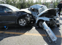 В страшной аварии под Воронежем с участием четырех машин погибли трое