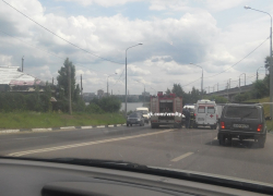 В Воронеже две легковушки лоб в лоб столкнулись у Северного моста