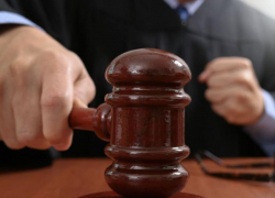 Авторитет воронежских полицейских подорвали плевками и матом