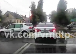 Самое нелепое ДТП года в Воронеже сняли на видео