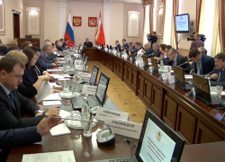 Как пропитанные "гордеевским" духом чиновники свыкаются с открытостью губернатора Гусева  