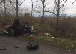 В страшной аварии под Воронежем погибли три человека