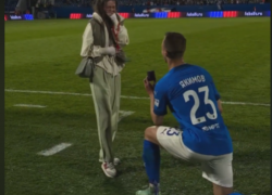 Полузащитник воронежского «Факела» сделал предложение девушке на глазах тысяч болельщиков 