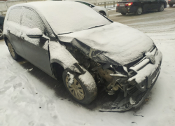 Водитель на Volkswagen погиб в ДТП с дорожным знаком в Воронеже