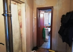 Сельчанина, который изрезал ножом соседку, осудят в Воронежской области