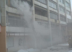 Появились фото с места крупного пожара в многоэтажке в Воронеже