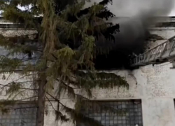 Опубликовано видео с места пожара, где пострадали двое человек в Воронеже