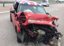 Опубликовано фото ДТП с Mini Cooper, в котором пострадали дети 