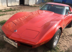 Красный Corvette Stingray из 70-х стал звездой соцсетей в Воронеже